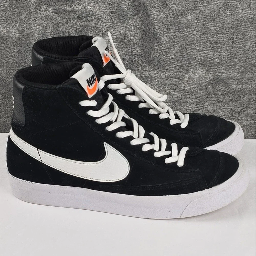 Nike Big Kid's Blazer Mid '77 Suede Black/White-Total Orange (DD3237 002) - 5Y